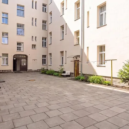 Comfortable In The Centre Of Close To The Mtp By Renters *