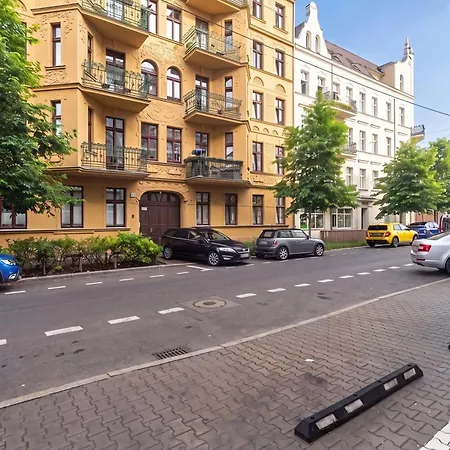 Comfortable In The Centre Of Close To The Mtp By Renters Lägenhet Poznań
