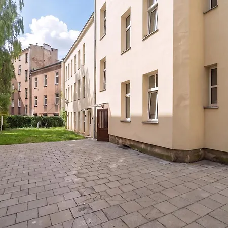 Comfortable In The Centre Of Close To The Mtp By Renters Lägenhet *